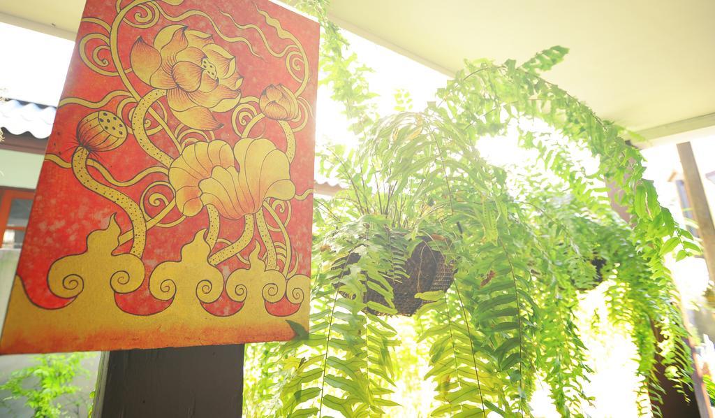 Manon Hostel Chiang Mai Bagian luar foto