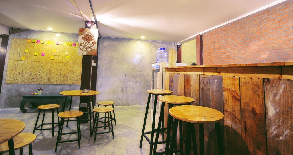 Manon Hostel Chiang Mai Bagian luar foto