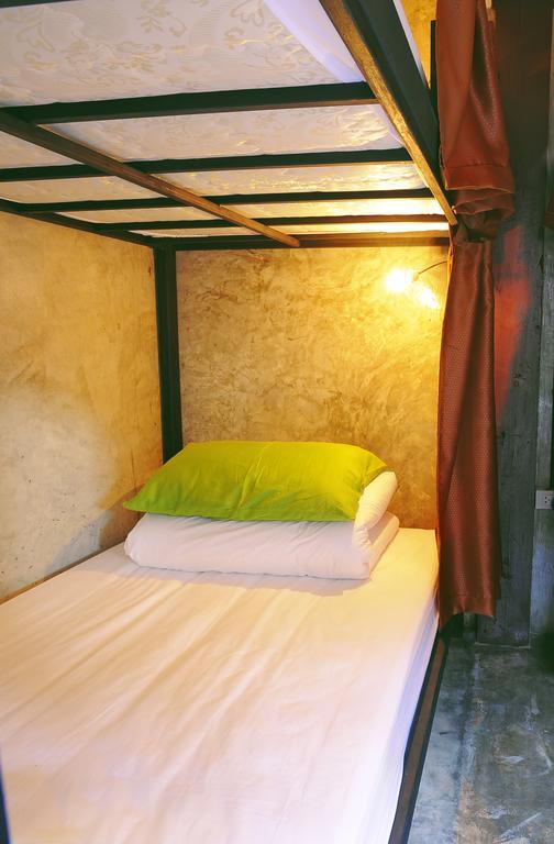 Manon Hostel Chiang Mai Bagian luar foto