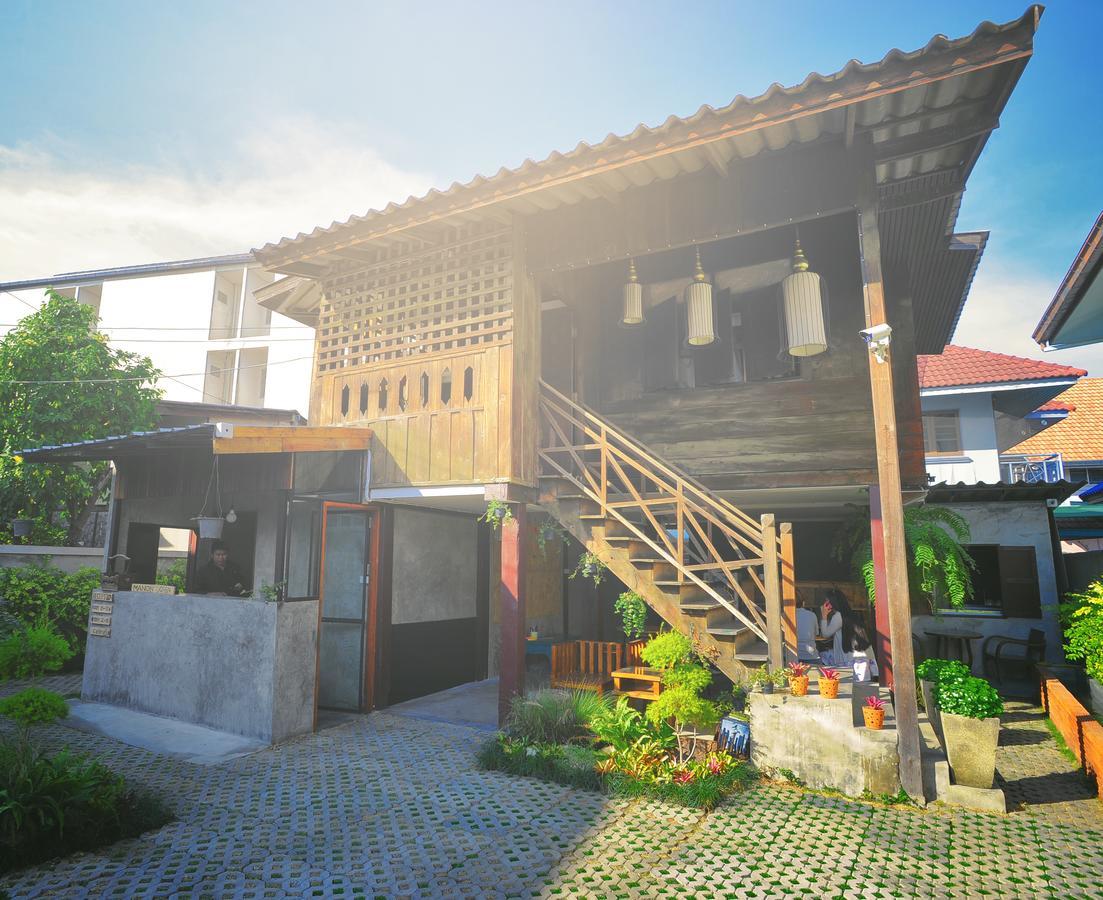 Manon Hostel Chiang Mai Bagian luar foto